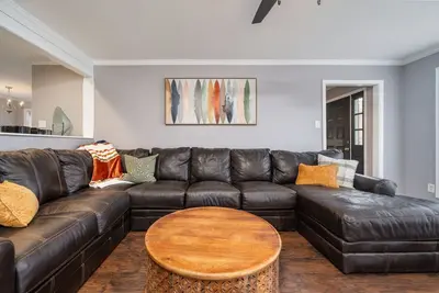 Image de Colleen's Corner: Captivating 4bed/2. 5 bath in Charming Neighborhood