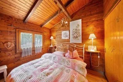 Image de Chalet \"Orserose Al Vant\" avec vue sur la montagne, terrasse partagée et Wi-Fi