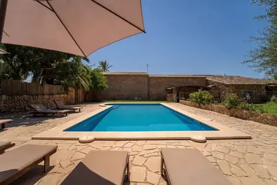Maison de campagne \"Cugulutx\" avec piscine privée, terrasse privée et Wi-Fi
