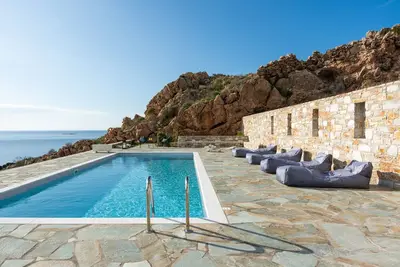 Image de Country House 'Mont' Rock Villas 2' avec vue sur la mer, Wi-Fi et climatisation