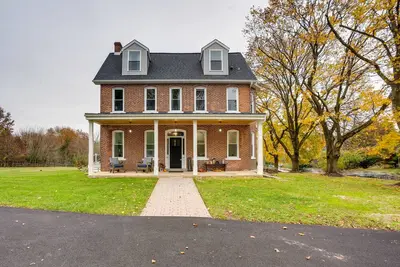 Image de Family-Friendly Hatfield Home: 3 Mi to Downtown!