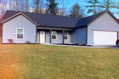 Close to Cornell University, Ic, wine trails, airport, waterfalls & more!