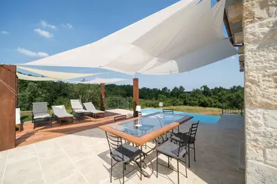 Image de Villa avec piscine au calme