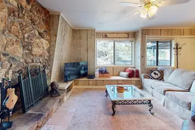Image de Close to Lifts | Wifi | Easy Access | Pinetree 318