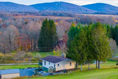 Image de 77 in Canaan. Big views. Night skies. Quiet comfort. Dogs, Ev, kids13+ welcome.
