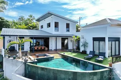 Image de Villa KALAÉ ***** avec piscine, jacuzzi et vue à 180°