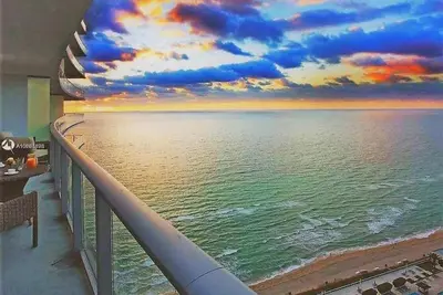 Image de Amazing view at a spectacular apartment By rent4us