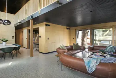 Image de Modern architect designed home walking distance to Macmasters Beach
