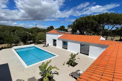 Image de Cosy house. 5 min walk from beach. Albufeira Algarve. Up to 6 people.