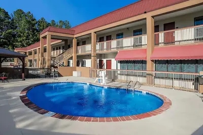 Image de Ideal for Budget Travelers! Parking, Breakfast, Close to Cadence Arena!