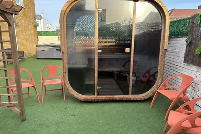 Image de House 2 mins from Beach with Hot tub & Sauna