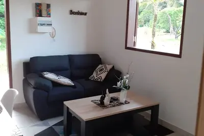 Image de maison type t2 cosy avec grand jardin