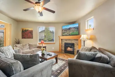 Image de Bluebird Day - Canyon Retreat