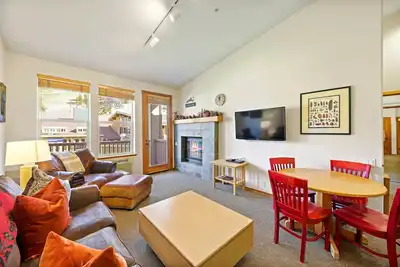 Image de 814 | Sunny 2bd w/ A/C – Kitchen, W/D, Pool & Spa