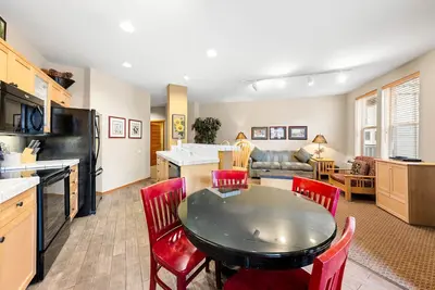 Image de 716 | Tahoe 2bd Basecamp - Soaks, Swims + W/D