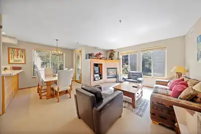 Image de 512 | Bbq-Ready 2bd - King + Twins, Stylish Stay