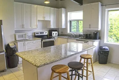 Image de Spacious 6 Bedroom Chalet/Hot-Tub Blue Mountains
