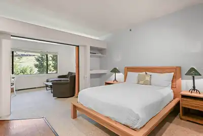 Image de 247 | Adventure Basecamp - A/C Studio Views & Spa