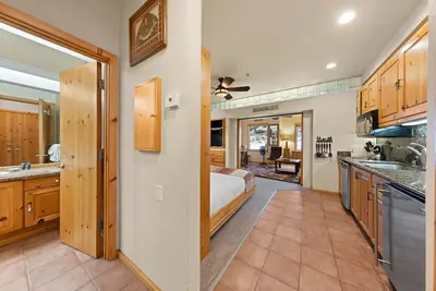 Image de 243 | Premium Studio - Mtn Views + Pool Escape
