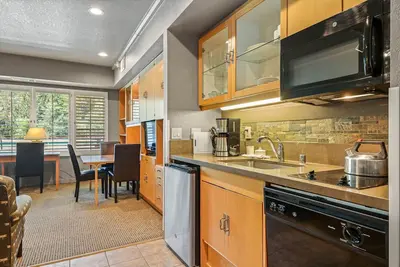 Image de 225 | Studio Stay – Modern Touches, Near Village