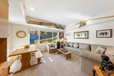 Image de 214 | Couple’s Retreat - A/C, Pool, Spas + Parking
