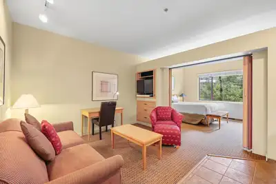 Image de 155 | Hiker’s Studio - A/C + Views You’ll Love
