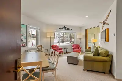 Image de New Listing! ! Palisades Tahoe Lodge 1-Bedroom Ski-in/Ski-out#159