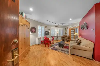 Image de New Listing! ! Palisades Tahoe Lodge 1-Bedroom Ski-in/Ski-out#142