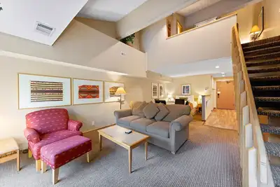 Image de 334 | Mtn Loft Escape w/ A/C – Fridge, Tubs & Gym