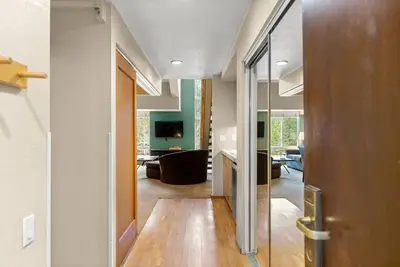 Image de 331 | Loft Stay - Full Fridge + Easy Parking