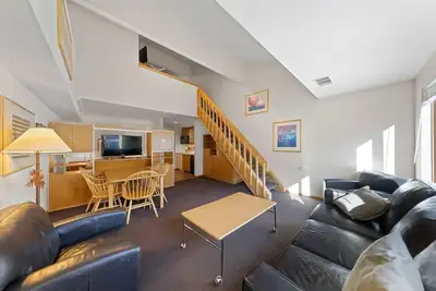 Image de 314 | Loft Escape - King Bed, Views, Hike & Bike