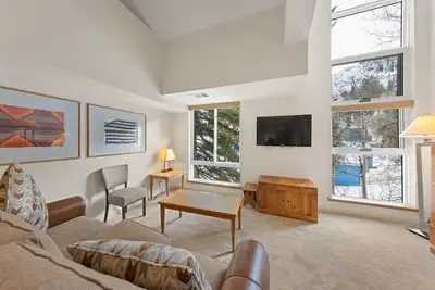 Image de 310 | Loft Retreat for 6 - Pool, Tubs & Sunshine