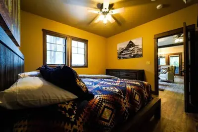 Image de Stay in Glacier National Park @ Apgar Lookout Retreat, Suite 4