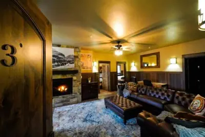 Image de Stay in Glacier National Park @ Apgar Lookout Retreat, Suite 3