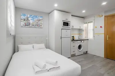Image de GuestReady - Le confort central au cœur de Madrid