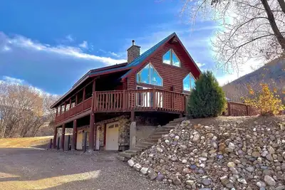 Image de Kemosabe Reunion Getaway | Hot Tub, Sauna, Nature