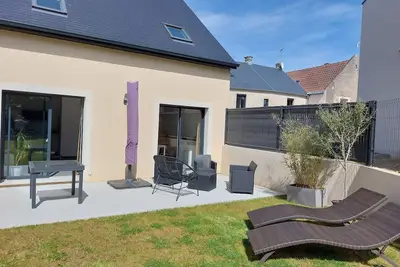 Image de Maison Neuve Bord de mer accueillant jusqu'Ă six vacanciers.