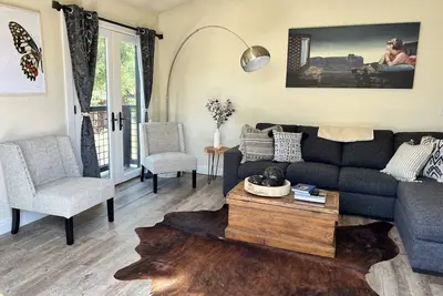 Image de Centrally Located Luxury Wine Country Retreat - 30 Day Rental