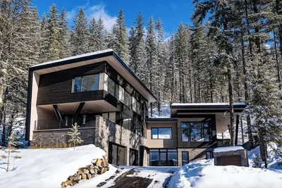 Image de Ski In \/ Ski Out Lodge on Revelstoke Mountain Resort