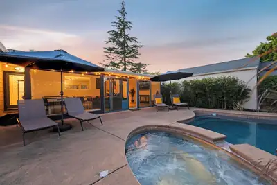 Image de MidCentury Modern Wine Country Private Pool & Spa