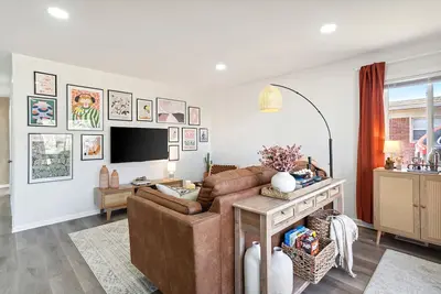 Image de ☀️ Kissed by Sunshine ☀️ 3bdr Ranch by Royal Oak & Ferndale - Family Friendly 2TVs