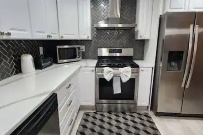 Image de Spacious 3-Br Colonial Home, Free Parking \n