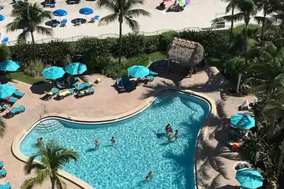 Image de Beachfront, modern 1 Bed apartment