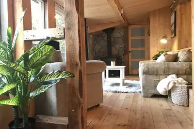 Image de Petit chalet rustique moderne au coeur des Laurentides vous charmera à coup sur