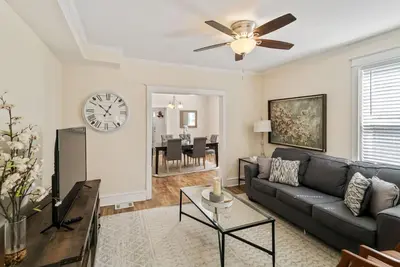 Image de Families Come Stay Dt Libertyville near Naval Base