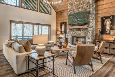 Image de Mountain Brooks Retreat - Hot Tub | Close to Downtown Blue Ridge | Outdoor Fireplace