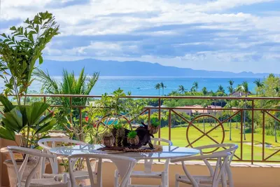 Image de Stunning Penthouse: Ocean, Golf, Mountain Views, Golf Cart, & Housekeeper/Chef