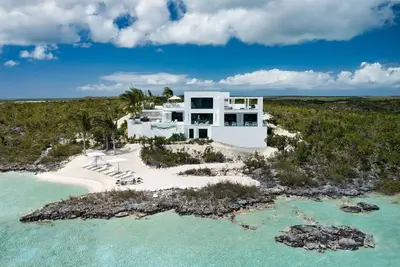 Image de Cielo - Private Beachfront Villa