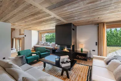 Chalet de luxe avec piscine et espace jeux, proche centre de Megève