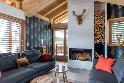 Image de Chalet familial avec jacuzzi, garage et cheminée aux Gets